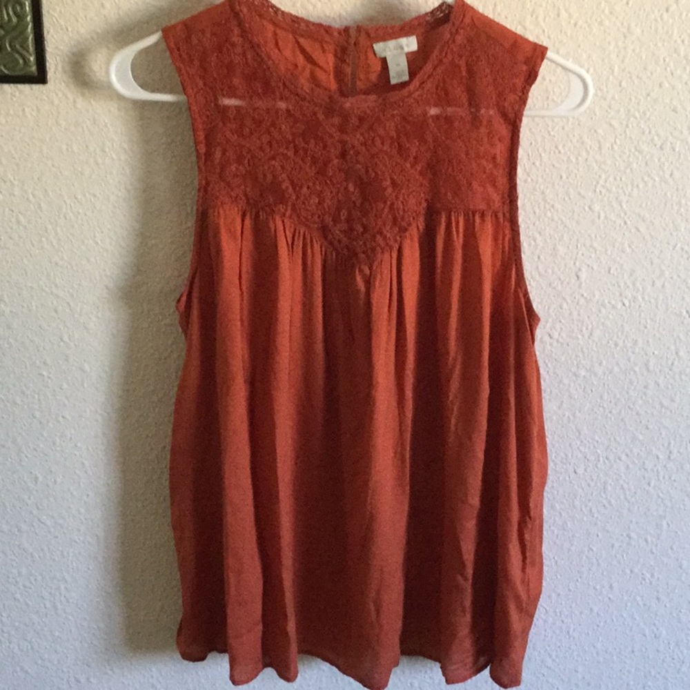 Hinge lace inset tank.